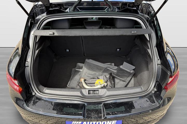 Sort Renault Megane IV fra 2017