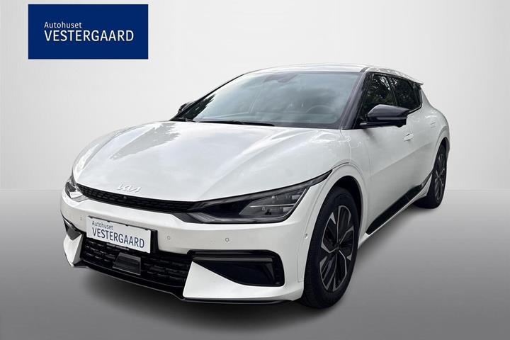 Hvid Kia EV6 fra 2024 set udefra
