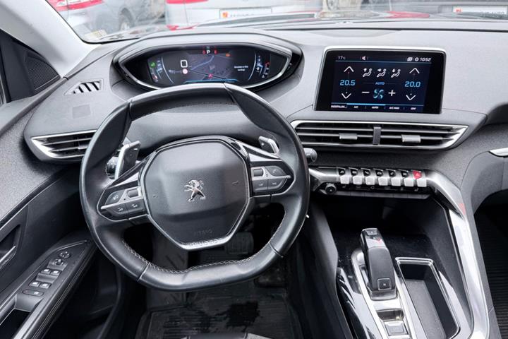 Sort Peugeot 5008 fra 2018