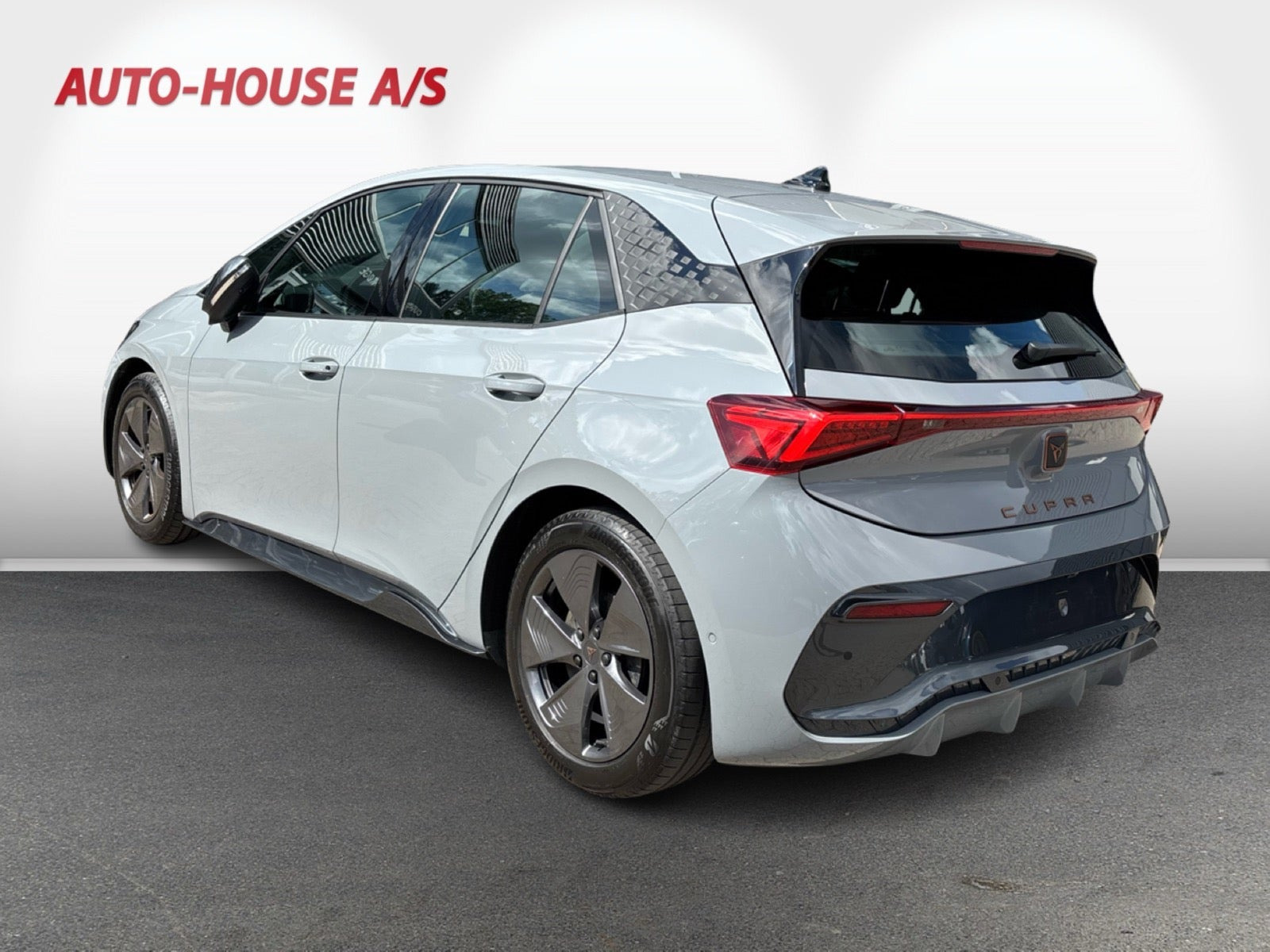 Grå Cupra Born fra 2024