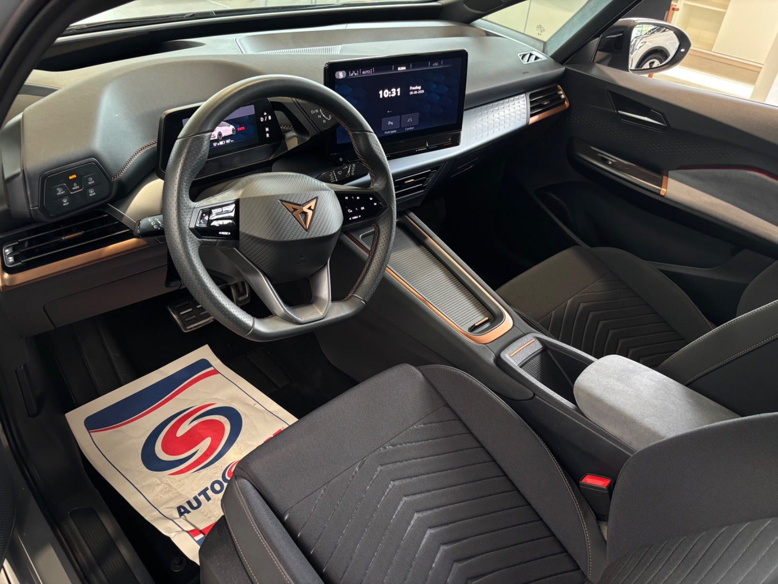 Grå Cupra Born fra 2024