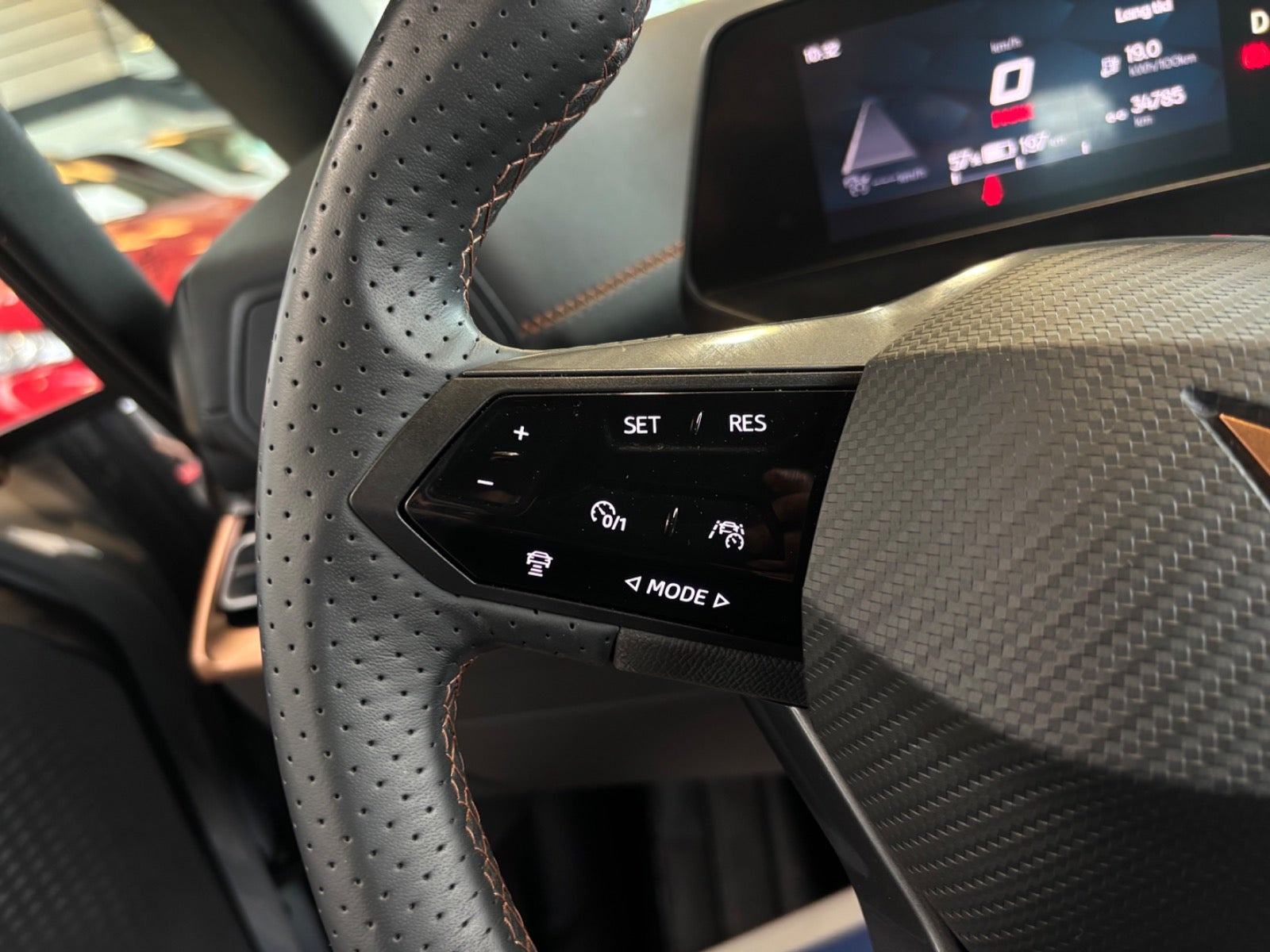 Grå Cupra Born fra 2024