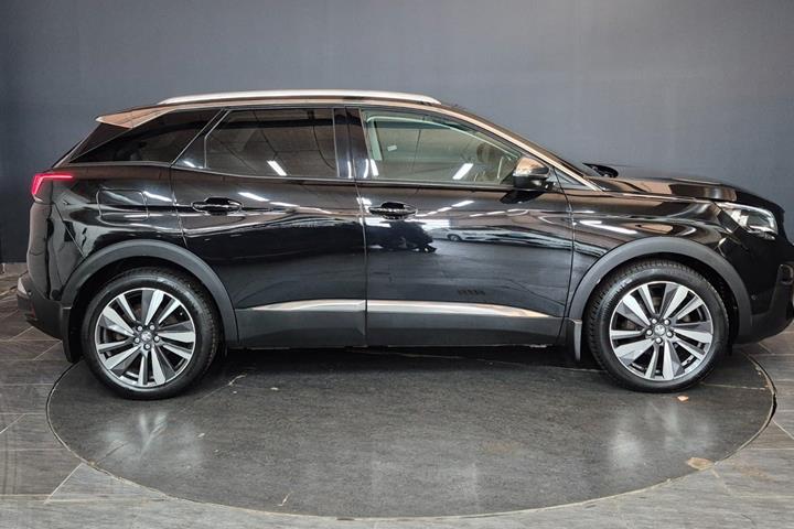 Sort Peugeot 3008 fra 2019