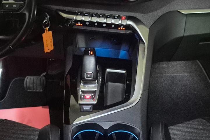 Sort Peugeot 3008 fra 2019