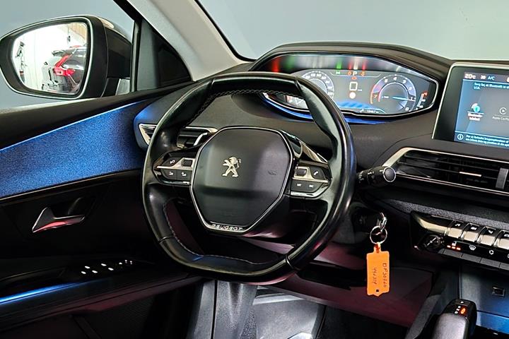 Sort Peugeot 3008 fra 2019