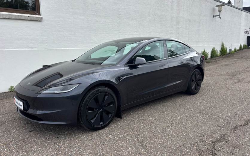 Tesla Model 3 RWD