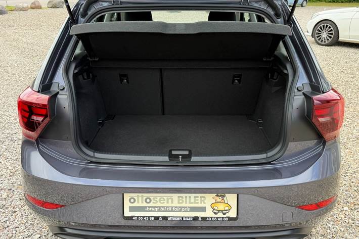 Grå VW Polo fra 2022