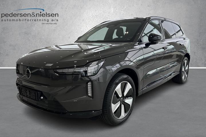 Grå Volvo EX90 fra 2026 set udefra