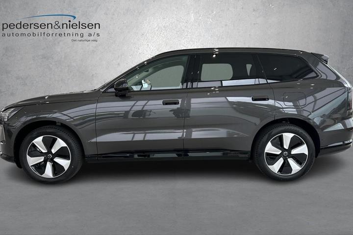 Grå Volvo EX90 fra 2026