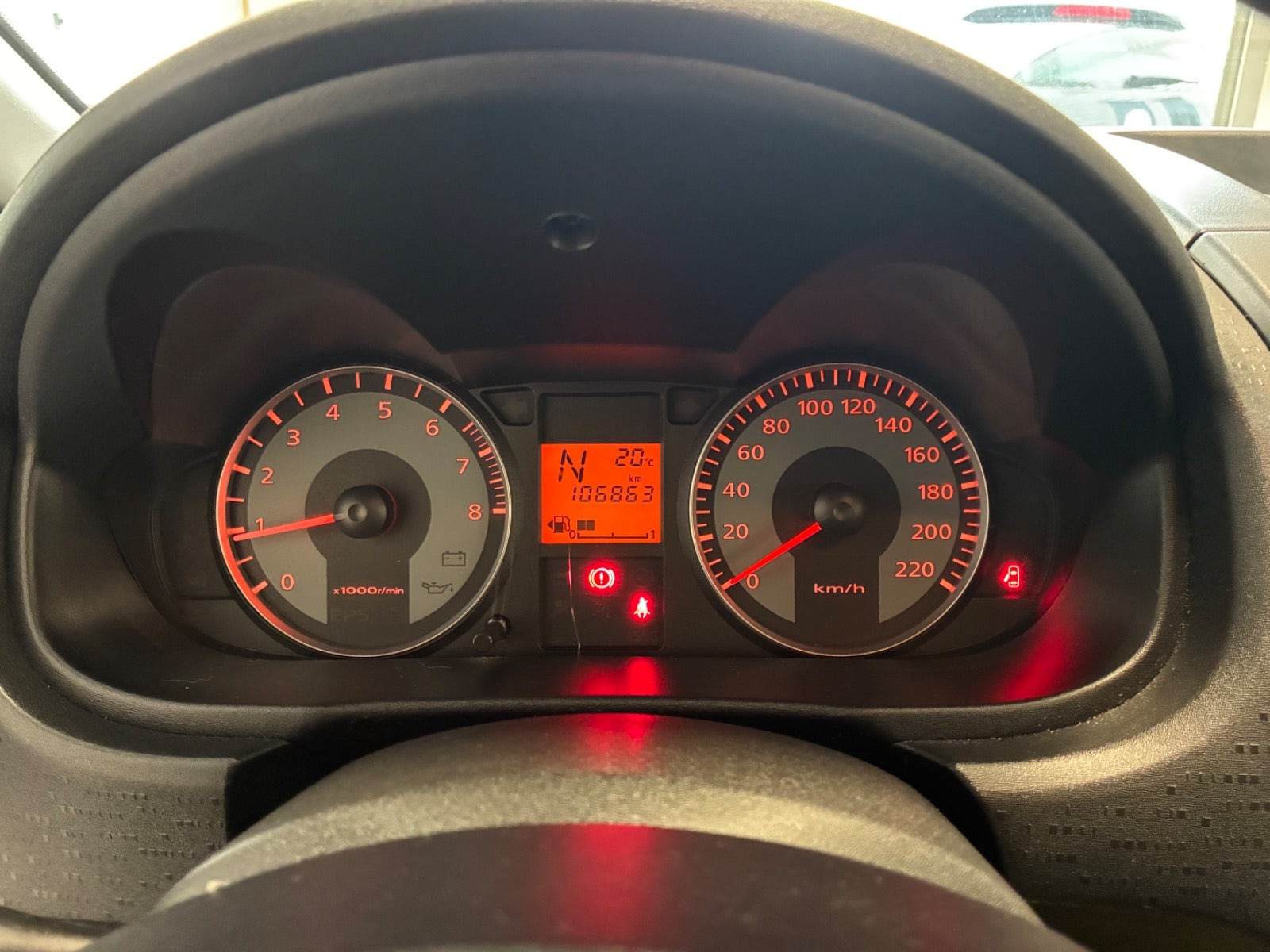 Brun Mitsubishi Colt fra 2012