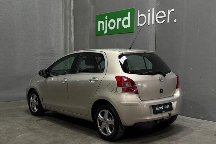 undefined Toyota Yaris fra 2010