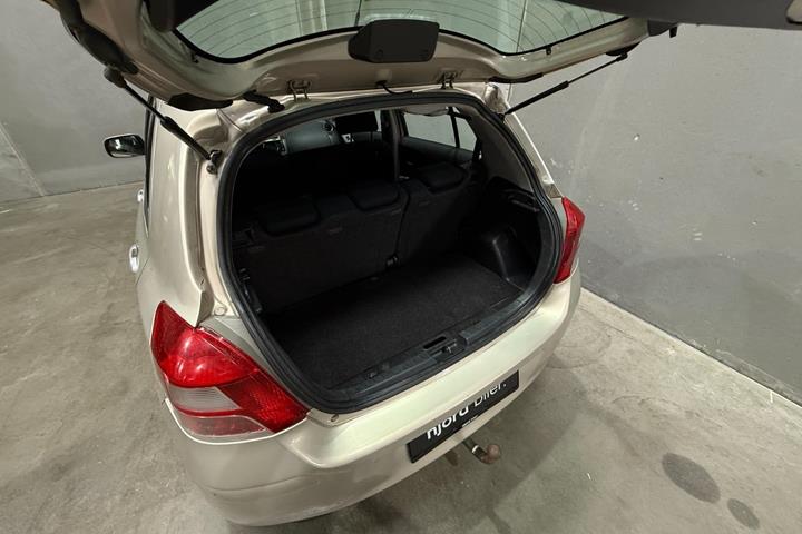 undefined Toyota Yaris fra 2010