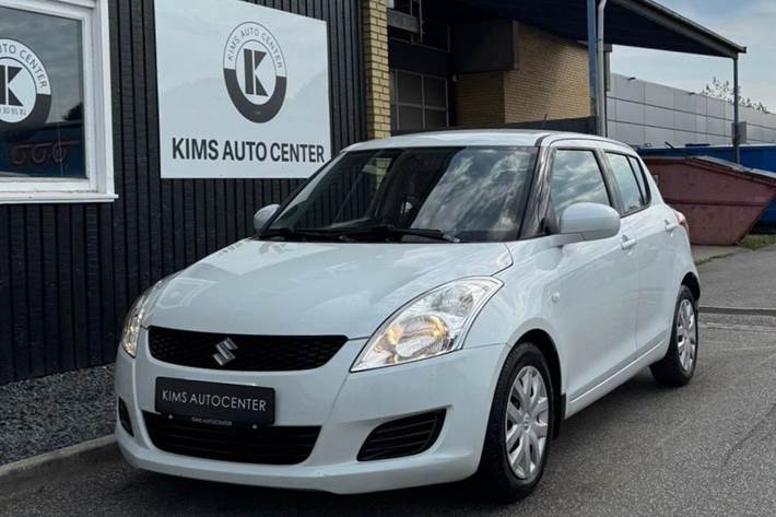 undefined Suzuki Swift fra 2012 set udefra