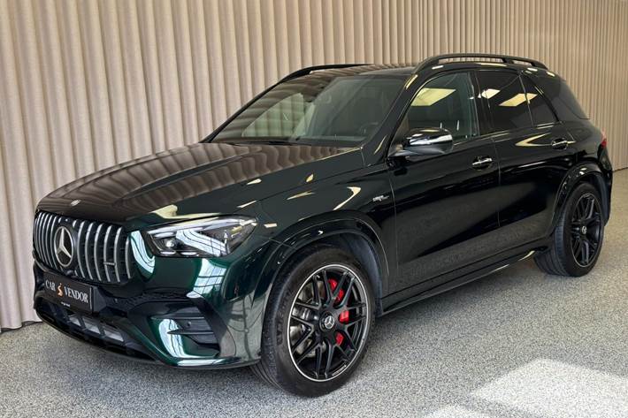 Grøn Mercedes GLE53 fra 2024 set udefra