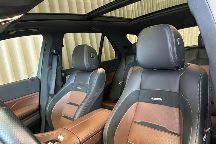 Grøn Mercedes GLE53 fra 2024