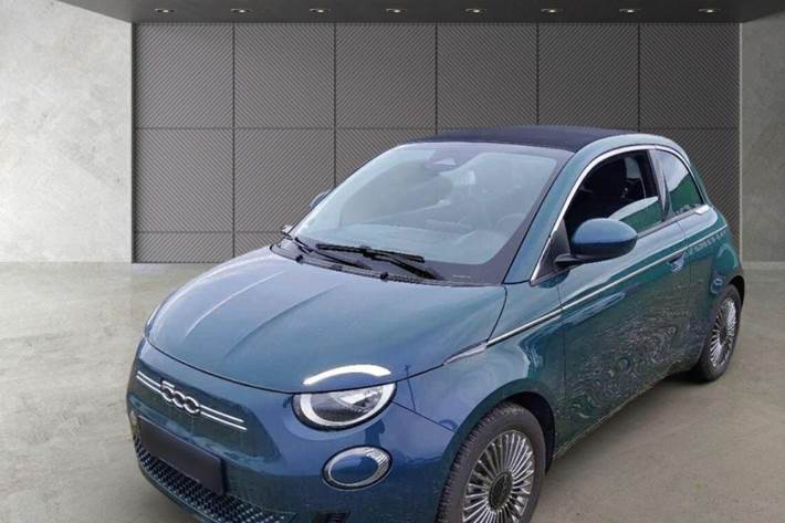 Blå Fiat 500e fra 2023