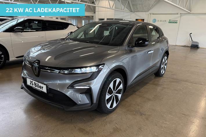 Grå Renault Megane E-Tech fra 2022 set udefra
