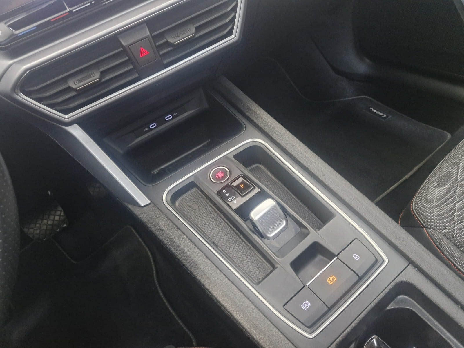Grå Seat Leon fra 2020