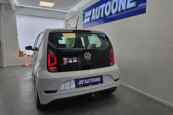 Hvid VW UP! fra 2019