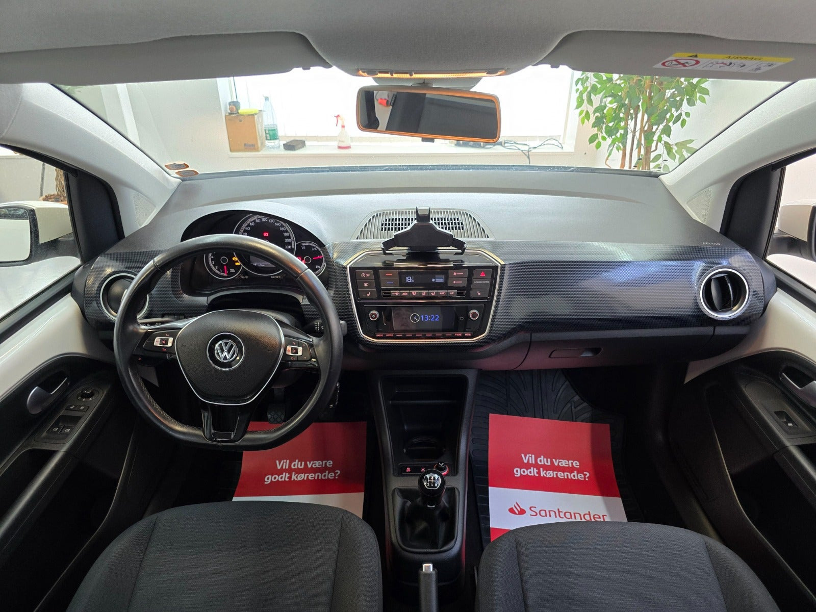 Hvid VW UP! fra 2019