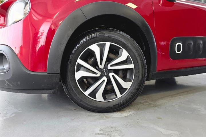 Grå Citroën C3 fra 2017