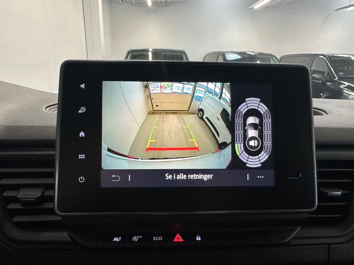 Hvid Renault Trafic fra 2025