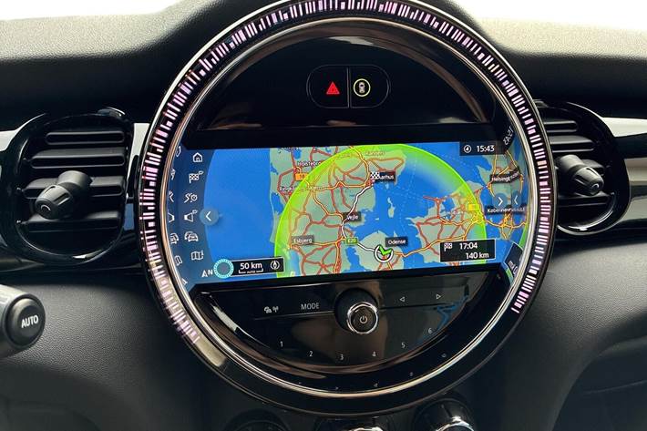 Sølv Mini Cooper SE fra 2022