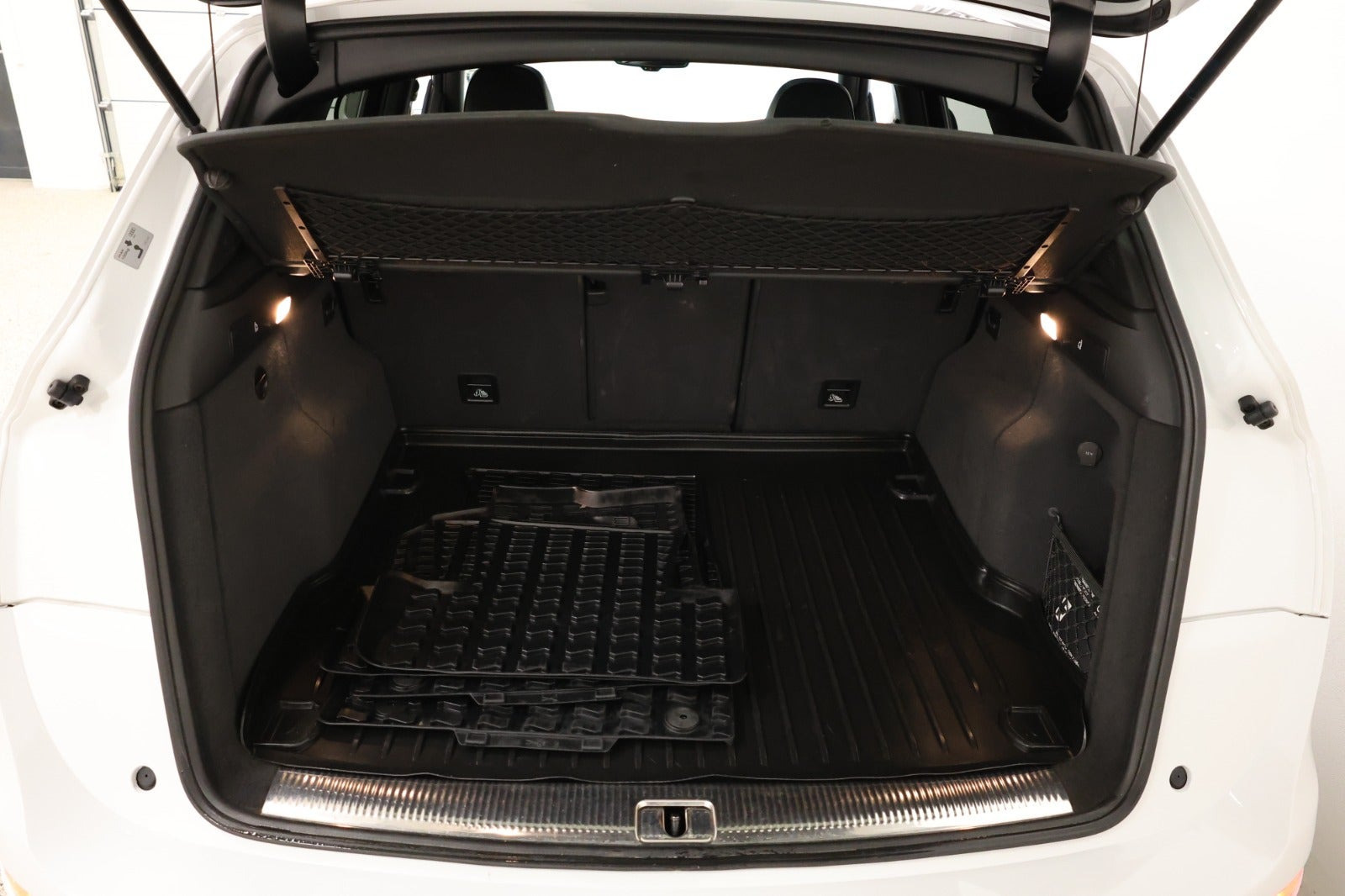 Hvid Audi SQ5 fra 2016