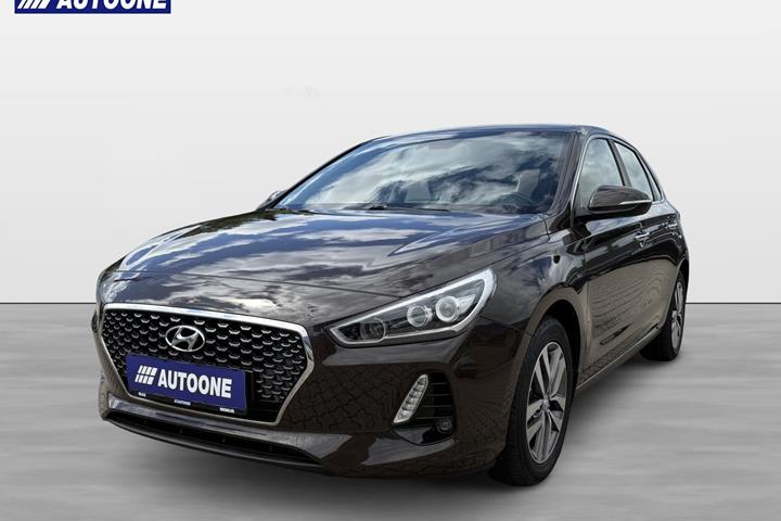 Brun Hyundai i30 fra 2017 set udefra