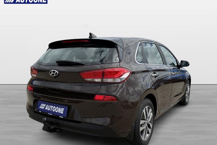 Brun Hyundai i30 fra 2017