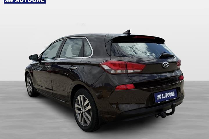 Brun Hyundai i30 fra 2017
