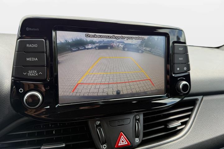 Brun Hyundai i30 fra 2017