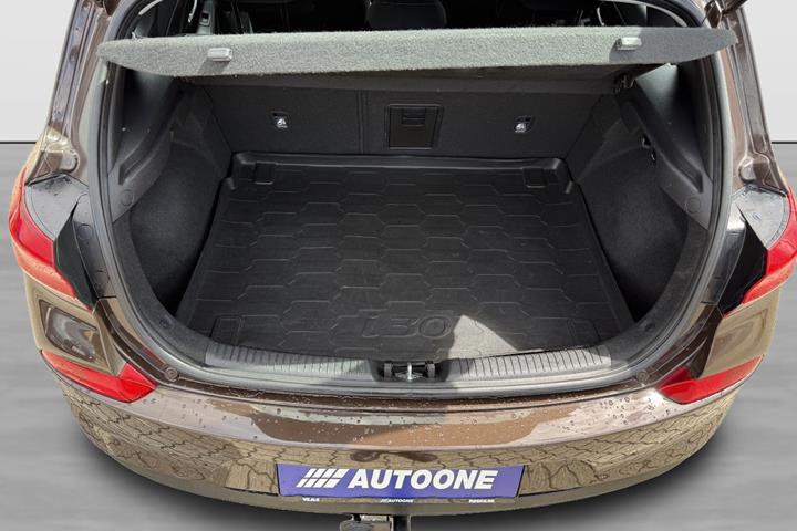 Brun Hyundai i30 fra 2017