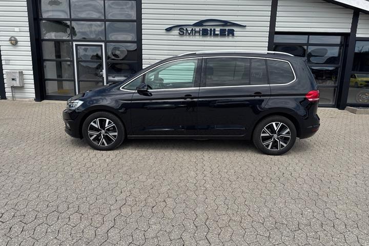 Sort VW Touran fra 2020