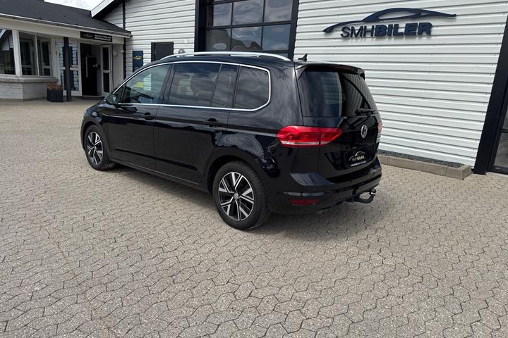 Sort VW Touran fra 2020