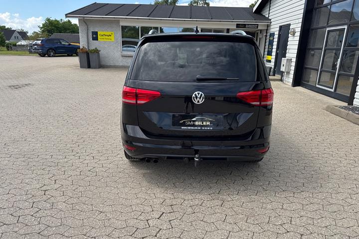 Sort VW Touran fra 2020