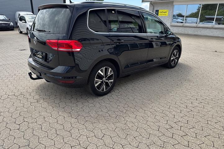 Sort VW Touran fra 2020
