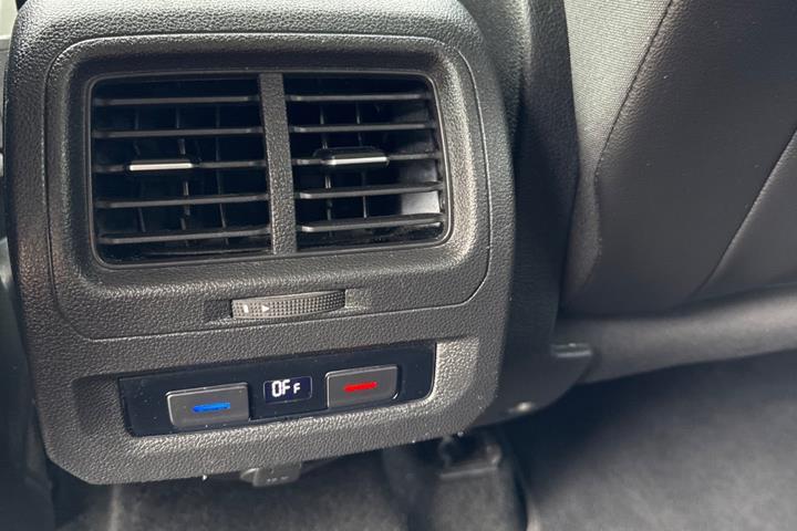 Sort VW Touran fra 2020