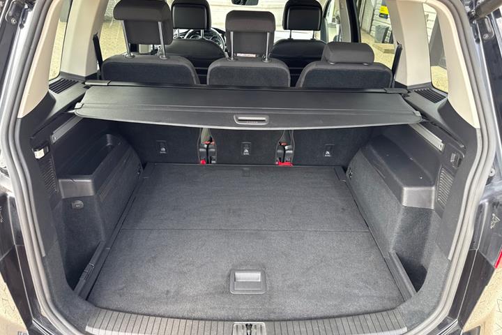 Sort VW Touran fra 2020