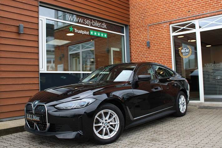 Sort BMW i4 fra 2023