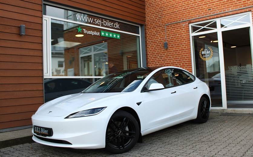 Tesla Model 3 Long Range AWD