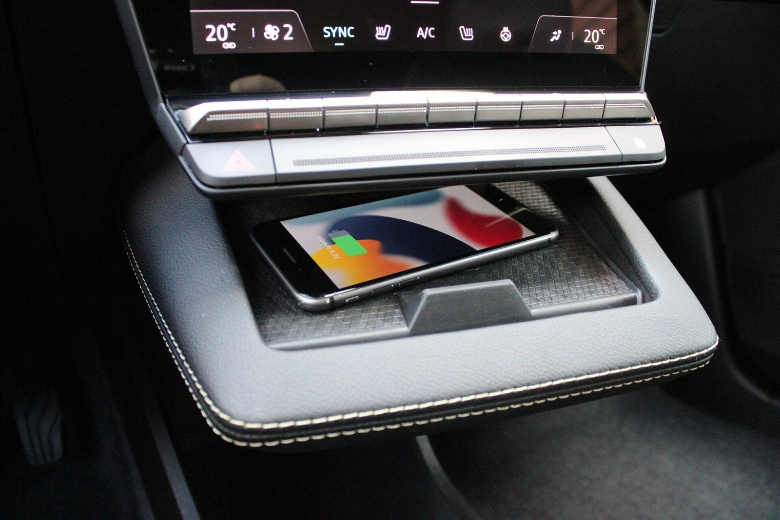 Grå Renault Megane E-Tech fra 2023
