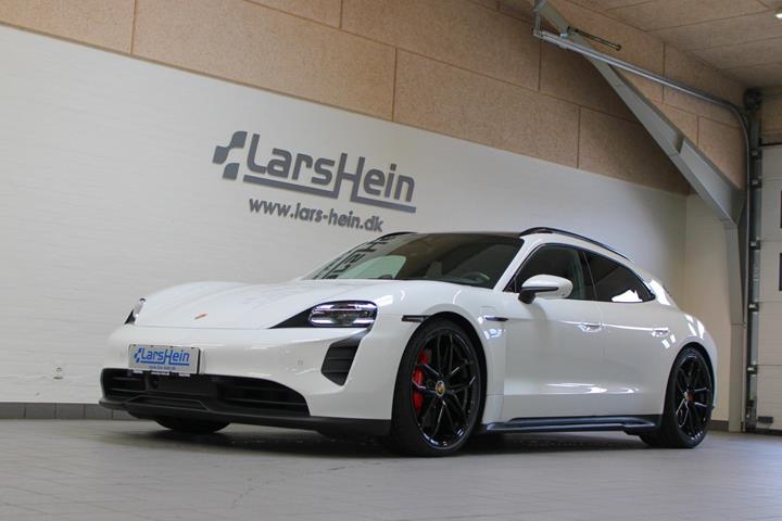 Hvid Porsche Taycan GTS fra 2023