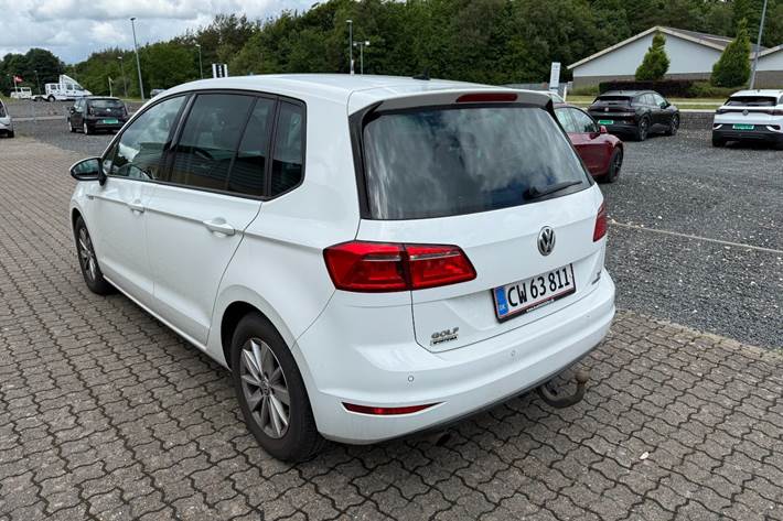 Hvid VW Golf Sportsvan fra 2017