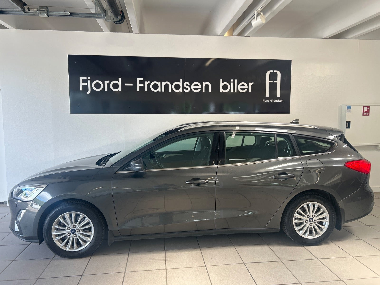 Grå Ford Focus fra 2019