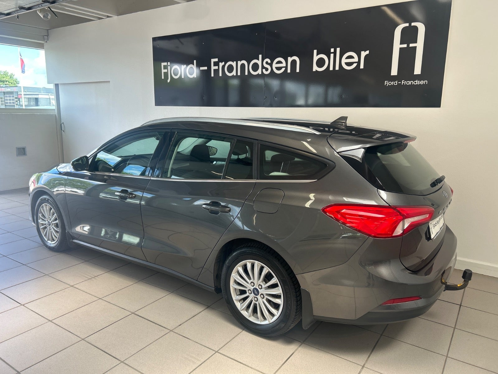 Grå Ford Focus fra 2019