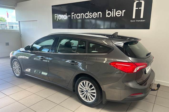 Grå Ford Focus fra 2019