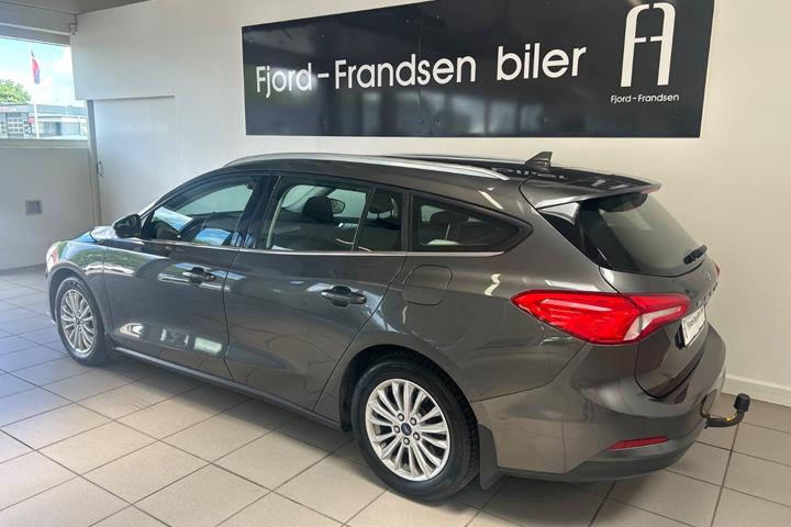 Grå Ford Focus fra 2019