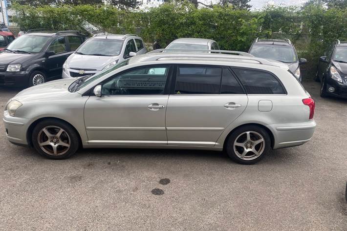 undefined Toyota Avensis fra 2007