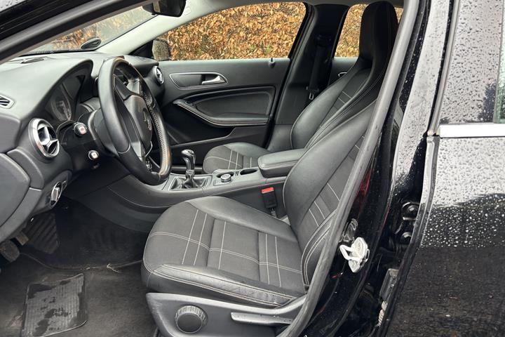 Sort Mercedes A-Klasse fra 2014